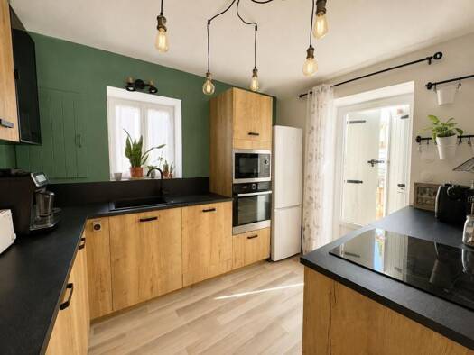Maison à vendre 164 300 € 3 pièces 2 chambres 73,9 m² 209 m² de terrain Saint-Saturnin-du-Bois 17700