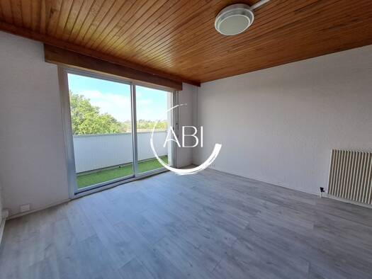 Appartement à vendre 64 800 € 1 pièce 25,6 m² Étage 4/4 Bagnoles de l'Orne Normandie 61140