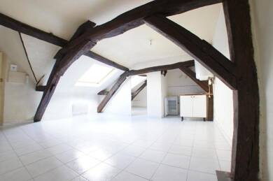 Appartement à louer 564 € 2 pièces 29 m² Dernier étage, Étage 4/4 Angers 49000