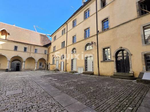 Immeuble à vendre 233 000 € 127,7 m² Poligny 39800