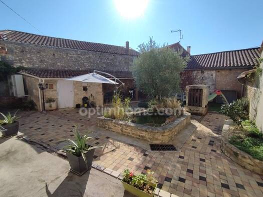 Maison à vendre 224 500 € 6 pièces 4 chambres 133 m² 641 m² de terrain Mornac 16600