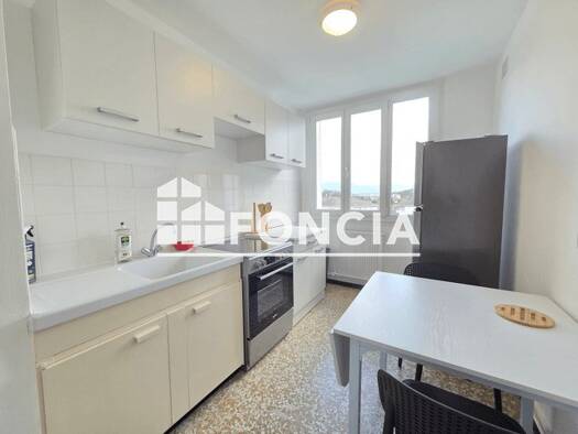 Appartement à louer 545 € 1 pièce 27,7 m² 4ème étage Engenieres-Rolandiere Sassenage 38360