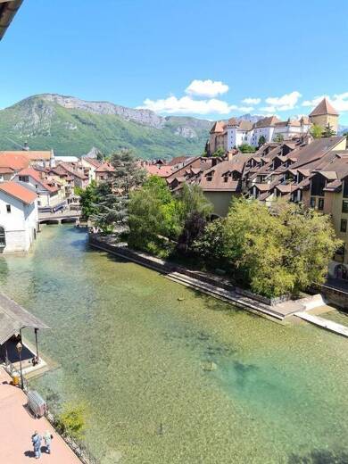Appartement à louer 2 052 € 3 pièces 2 chambres 83,8 m² 5ème étage Bonlieu Annecy 74000
