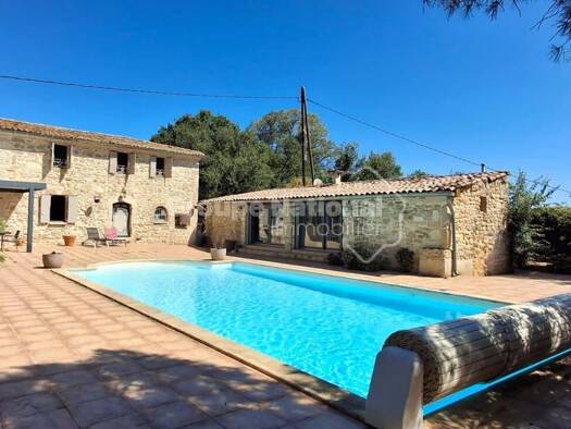 Ferme à vendre 520 000 € 7 pièces 5 chambres 194 m² 2 695 m² de terrain Meynes 30840