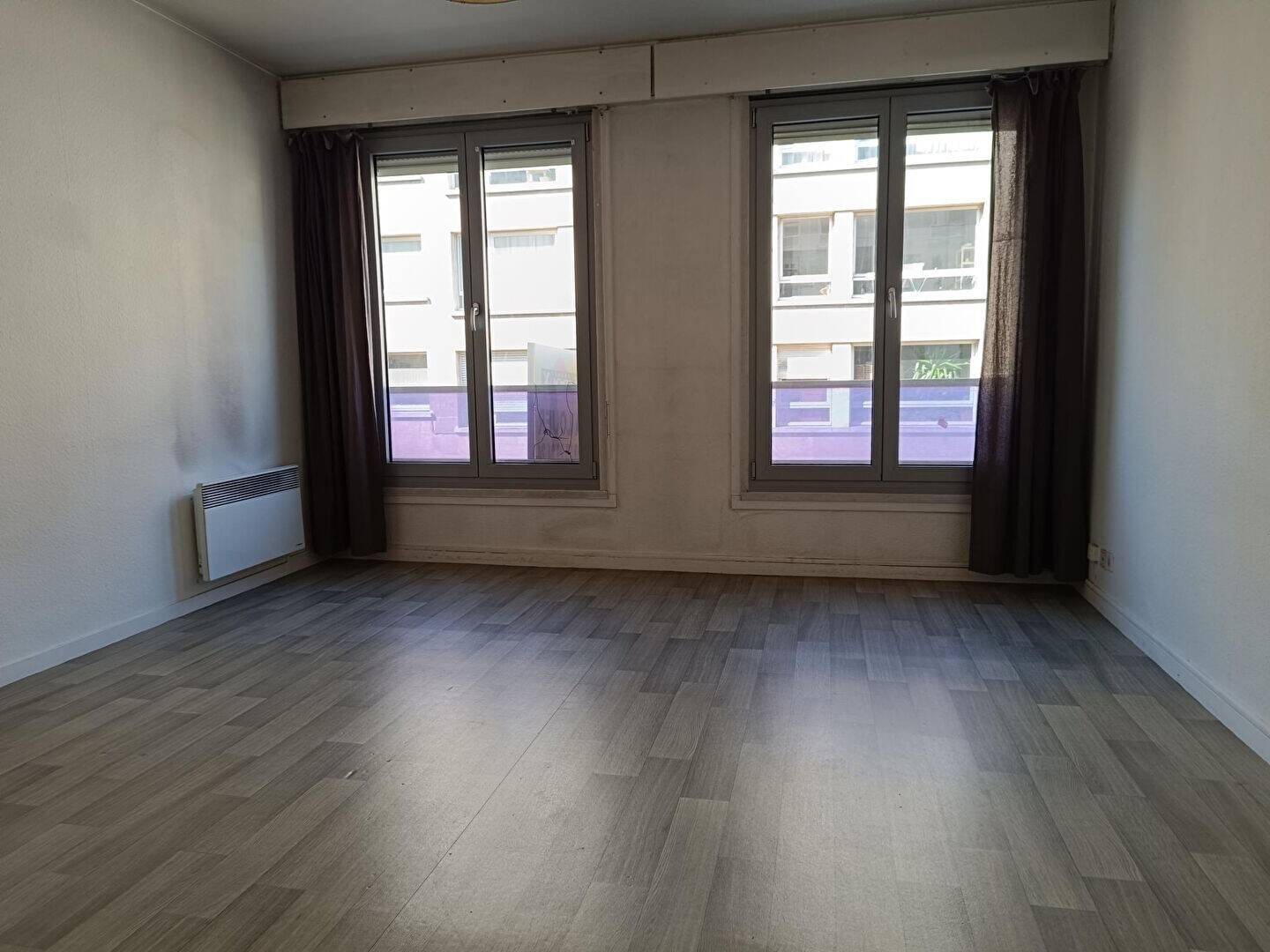 grand studio proche République — 4