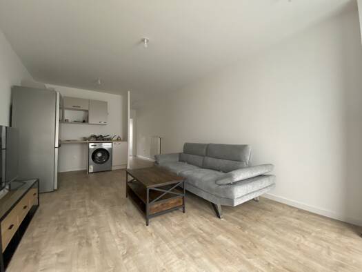 Appartement à louer 874 € 2 pièces 1 chambre 41 m² RDC Carouge Joncs Marins Brétigny-sur-Orge 91220
