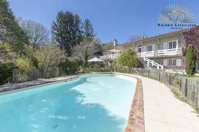 Maison à vendre 658 000 € 8 pièces 5 chambres 220 m² 4 824 m² de terrain Fargues-Saint-Hilaire 33370