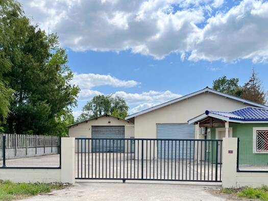 Parking à louer 210 € 20 m² Pugnac 33710