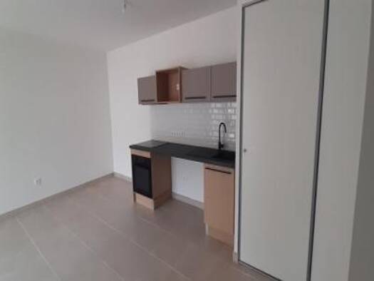 Appartement à louer 835 € 3 pièces 2 chambres 65,3 m² RDC Langlade 30980