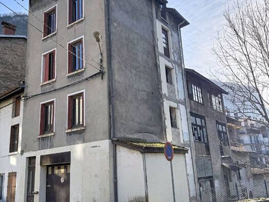 Immeuble à vendre 58 000 € 124 m² Tenay 01230