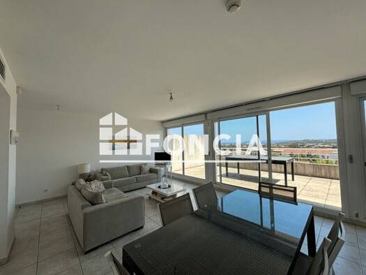 Appartement à louer 1 720 € 4 pièces 3 chambres 89,2 m² RDC Nord Est Bormes-les-Mimosas 83230