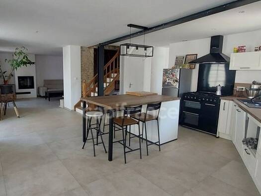 Maison à vendre 190 600 € 4 pièces 2 chambres 111 m² 772 m² de terrain Petosse 85570